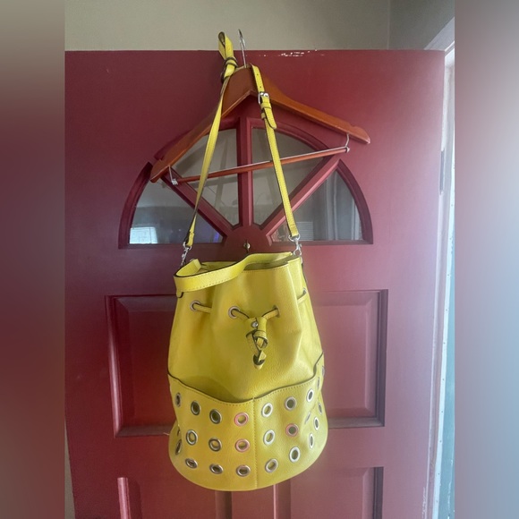 Patricia Nash Handbags - Beautiful PATRICIA NASH bright yellow leather bucket purse. Perfect condition